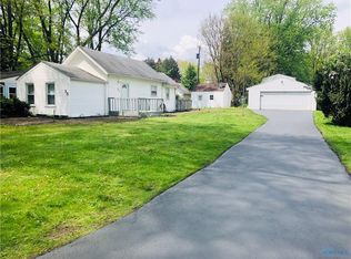 35 Bonaparte Dr, Toledo, OH 43615