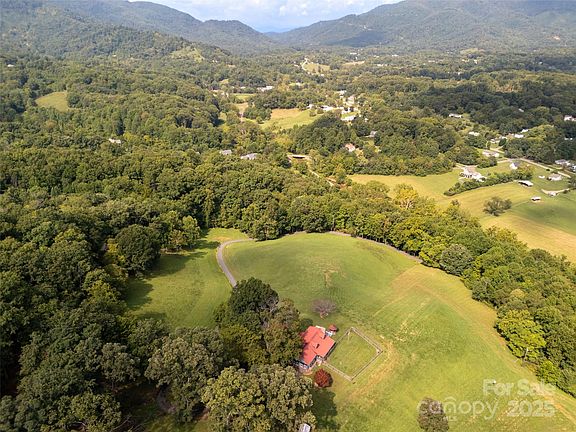 27th image of 50 Holland Ridge Dr