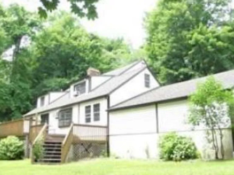 55 Catalpa Rd — Photo 3