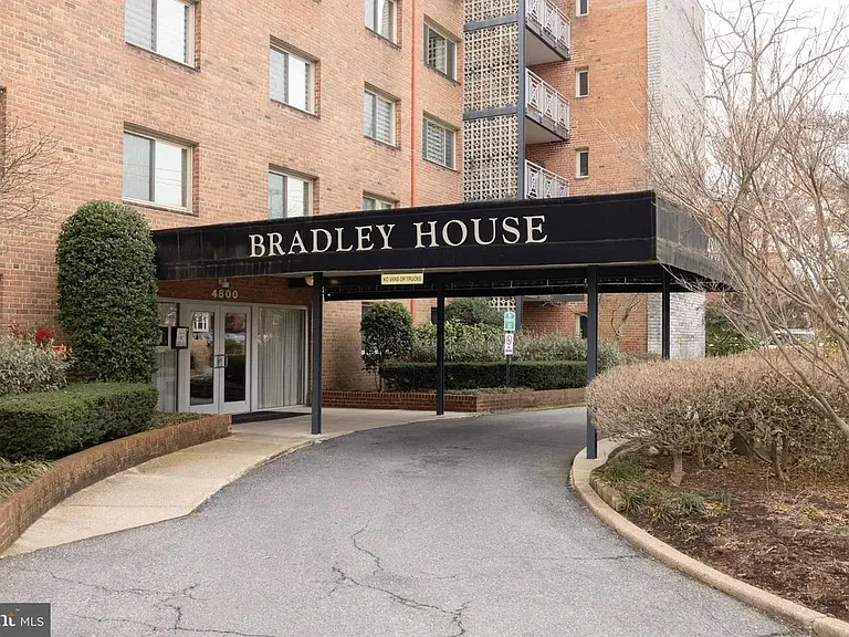 4800 Chevy Chase Dr #403 — Photo 13