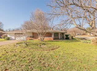 6956 Park Place Dr, Richland Hills, TX 76118