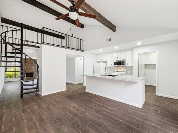 8628 Maplecrest Dr, Houston, TX 77099