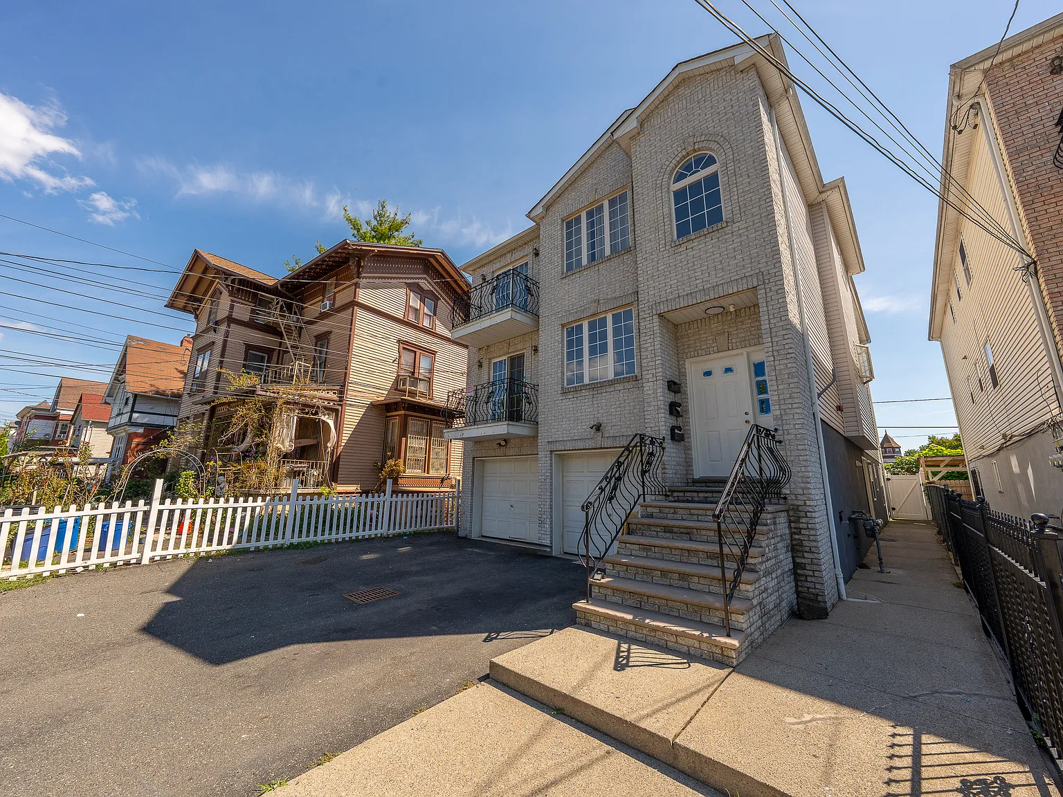 128-130 Lincoln Ave — Photo 3