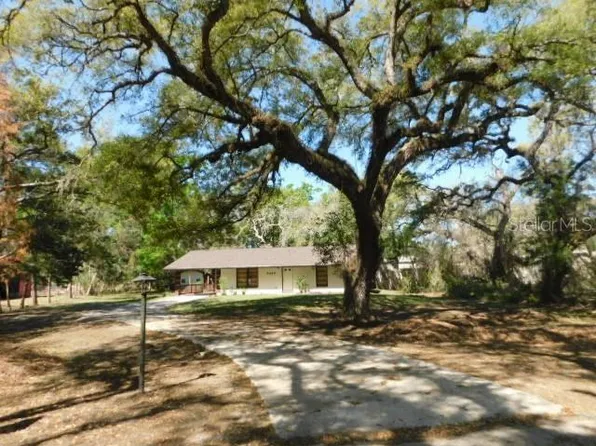 5425 Leisure St, Dade City, FL 33523