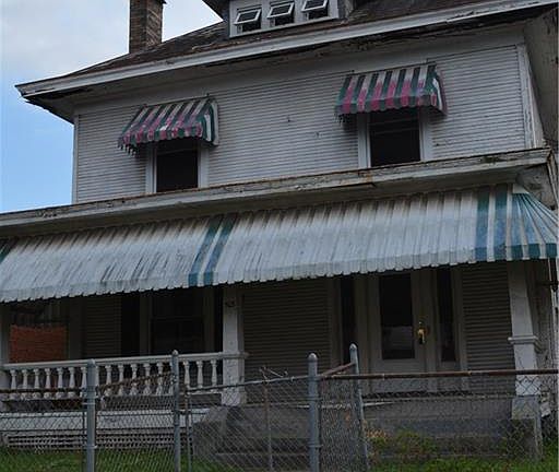 2nd image of 503 Grant St