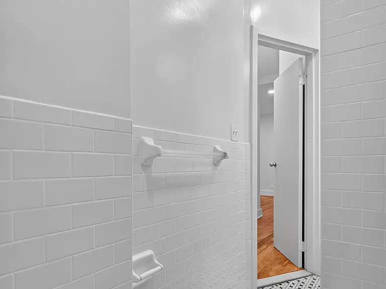 483 Amsterdam Ave #1 — Photo 15