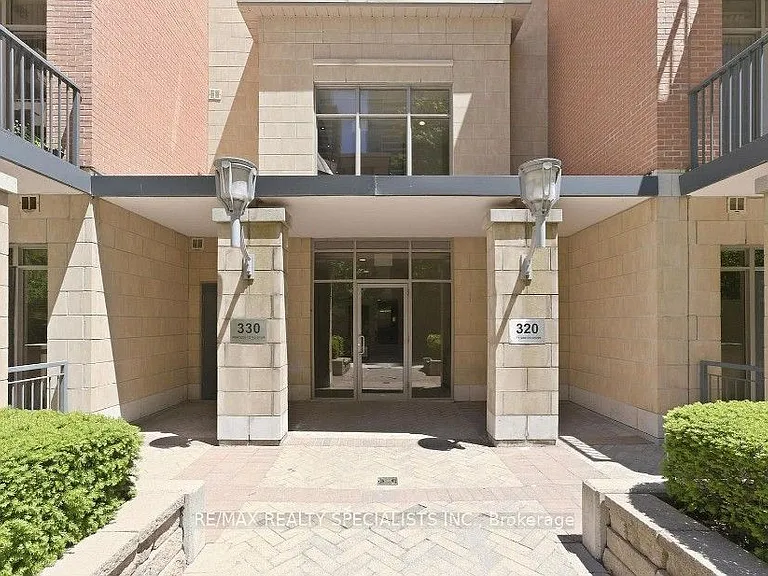 330 Princess Royal Dr #320 — Photo 2