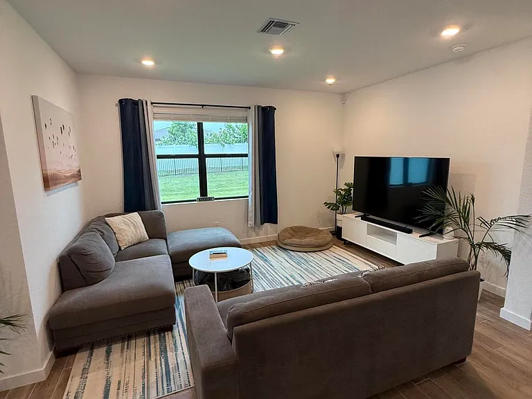 1653 NE Ocean Dunes Dr — Photo 13