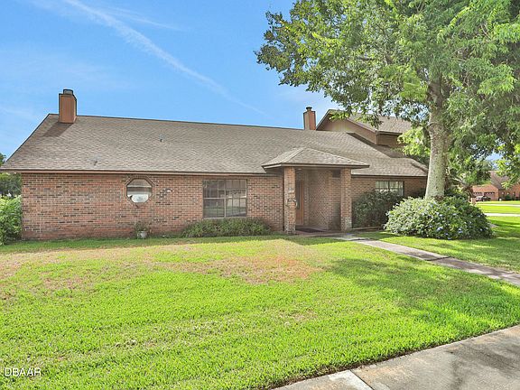 2nd image of 122 Aleatha Dr