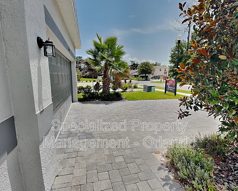 3 bed, 2.0 bath, 1713 sqft, $1,950 — Photo 2