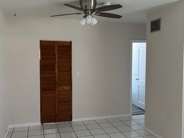 233 Phoenetia Ave #2 — Photo 8