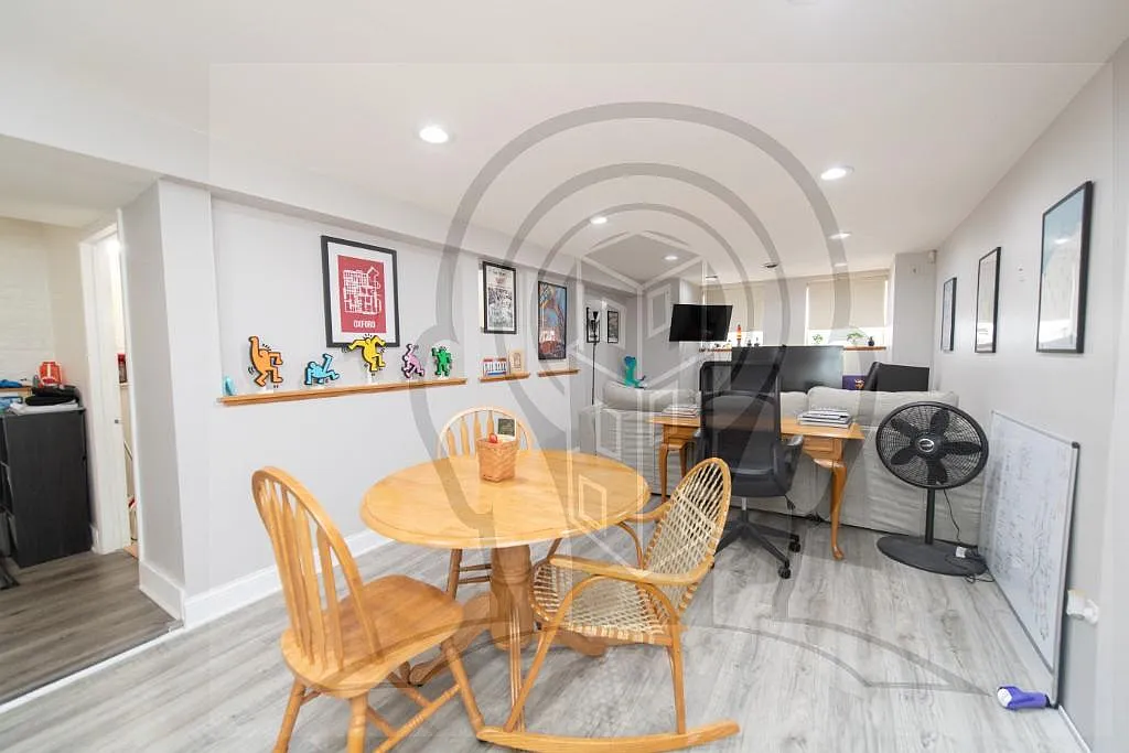 3 bed, 2.0 bath, $4,000 — Photo 2