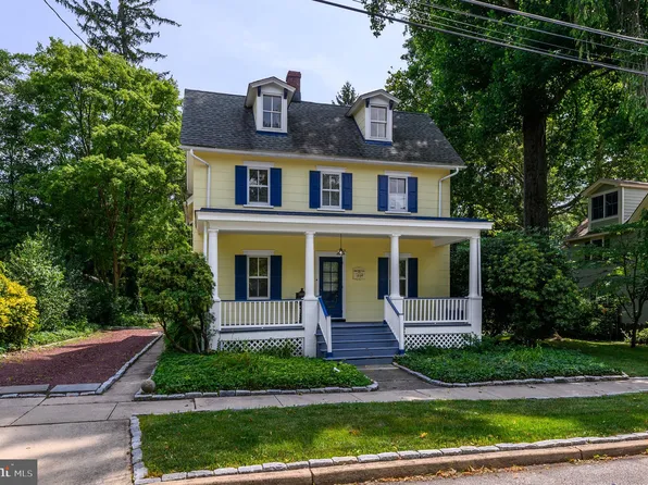 222 Linden St, Moorestown, NJ 08057