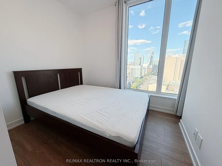 203 College St #1908 — Photo 9