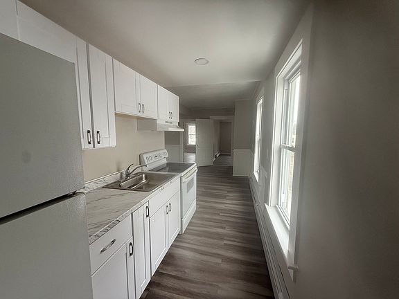 3rd image of 99 Elm St APT 4