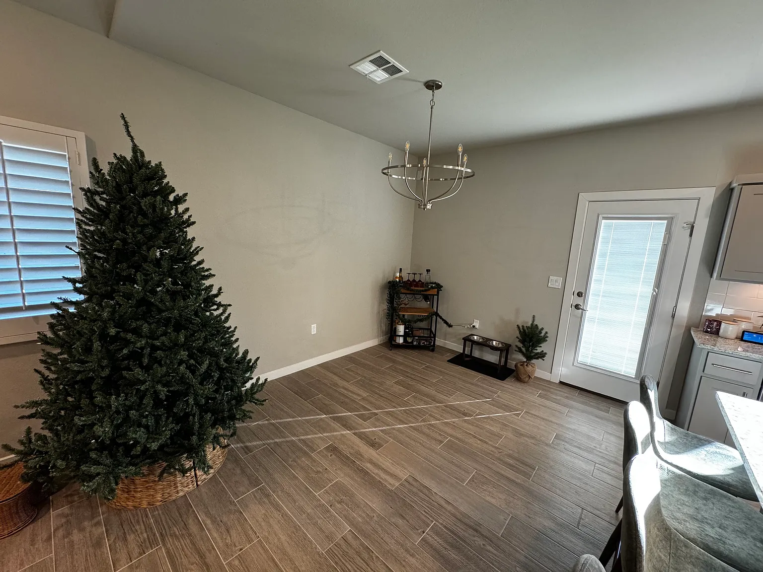 3 bed, 1448 sqft, $1,850 — Photo 4