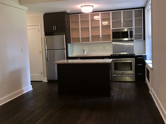 3rd image of 210 W 70th St APT 1410