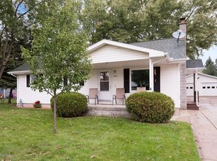 1355 E Pine Hill Ave, White Cloud, MI 49349