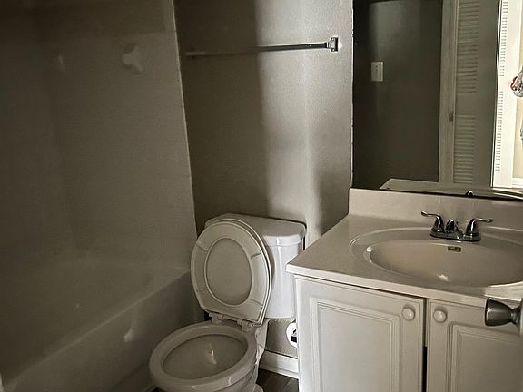 2nd image of 313 Oak Rose Ln
