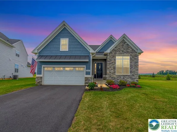 6987 Pine Ln E, Bath, PA 18014