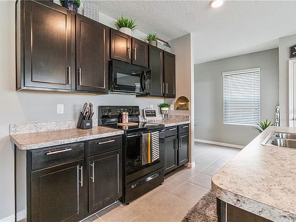 4th image of 905 Ashentree Dr