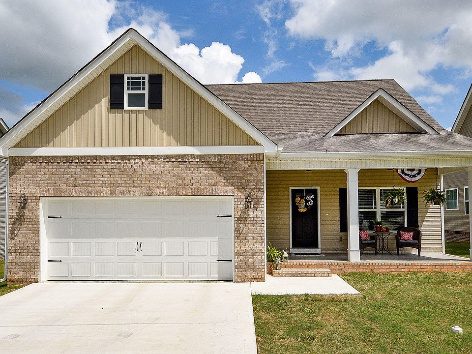 1st image of 3422 NE Fleeman Place Dr #9