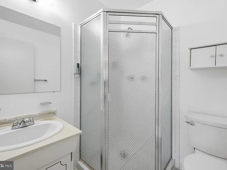 8350 Glastonbury Ct — Photo 19