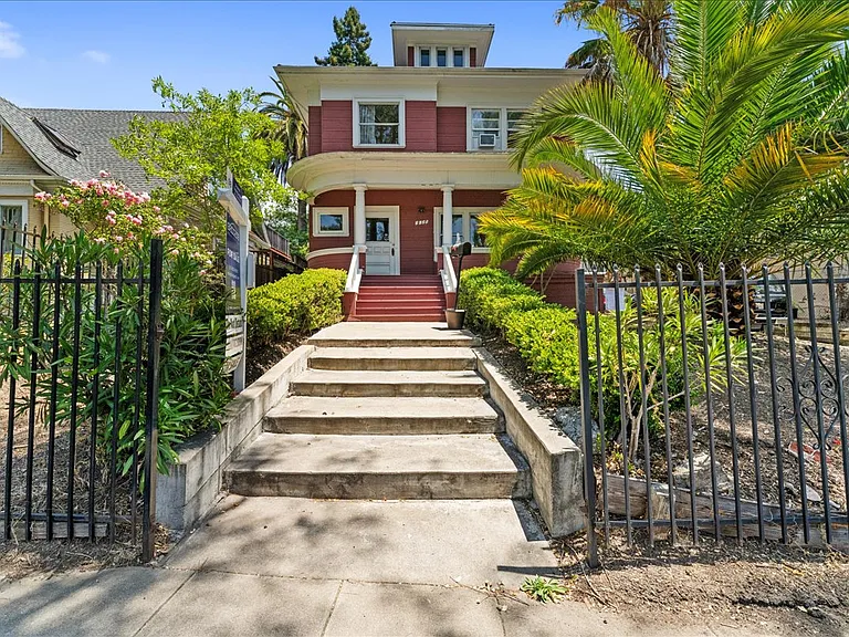 1625 Martin Luther King Jr Way — Photo 3