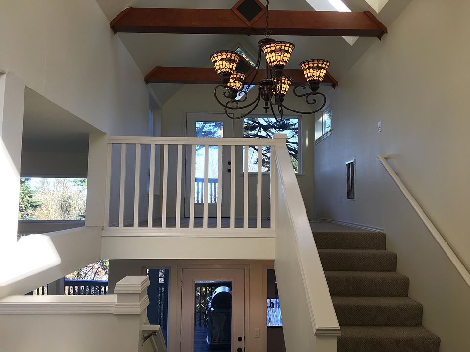 1st image of 2639 Gloria Dr
