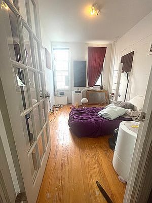 2nd image of 165 Wilson Ave APT 2R