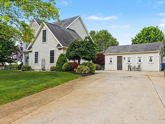 2nd image of 4097 Lavender Cir