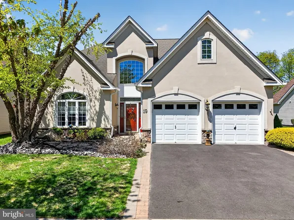 19 Monte Carlo Dr, Hamilton, NJ 08691
