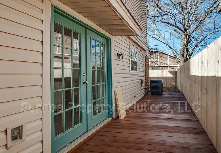 4713 Love Dr — Photo 24