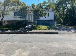 44 Carruth St, Quincy, MA 02170