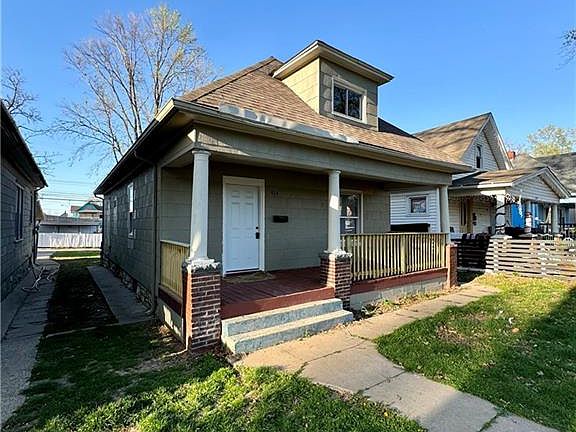 3rd image of 1414 Armstrong Ave
