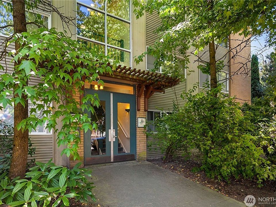 1st image of 2111 E John St APT 104