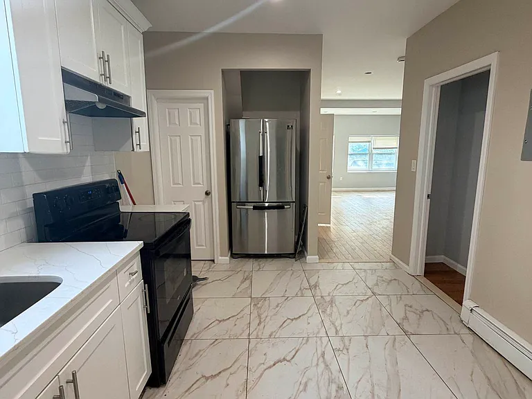 3708 Dyre Ave #1 — Photo 5