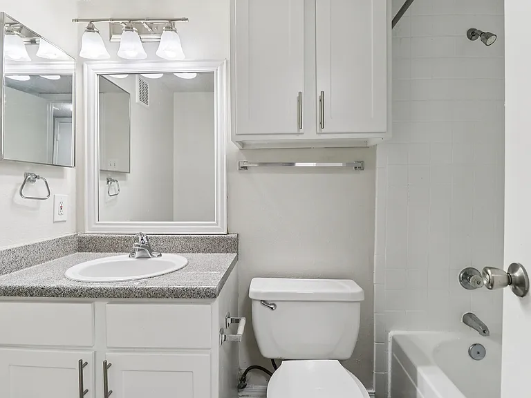 B2 Guest Bath