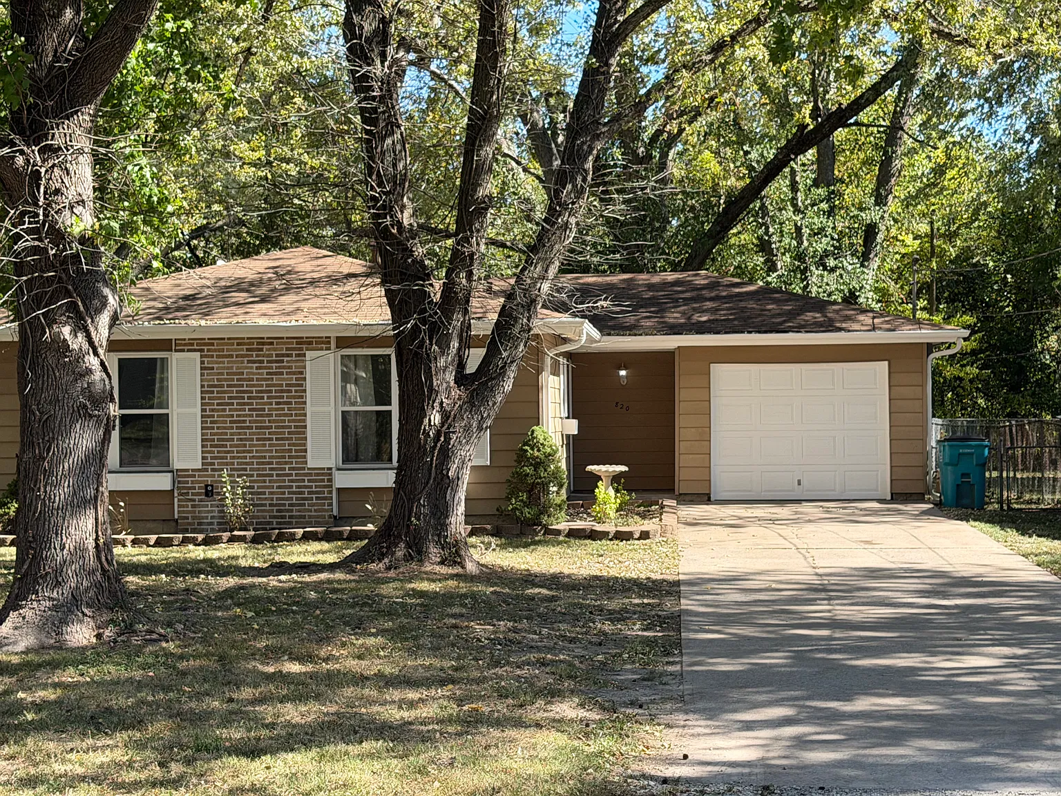 820 N Glenn Ave — Photo 1