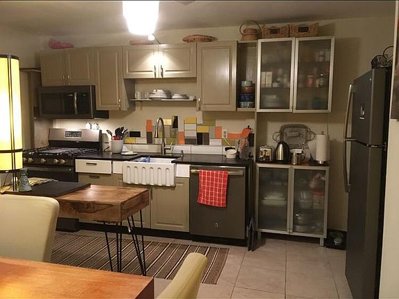 3rd image of 2081 Rockrose Ave