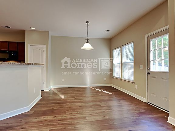 4th image of 126 Longford Dr