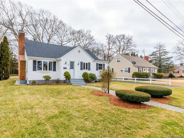 85 Wayne Rd, Groton, CT 06340