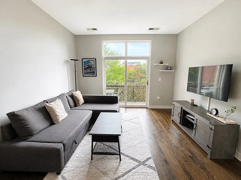 1531 S Halsted St #302 — Photo 2