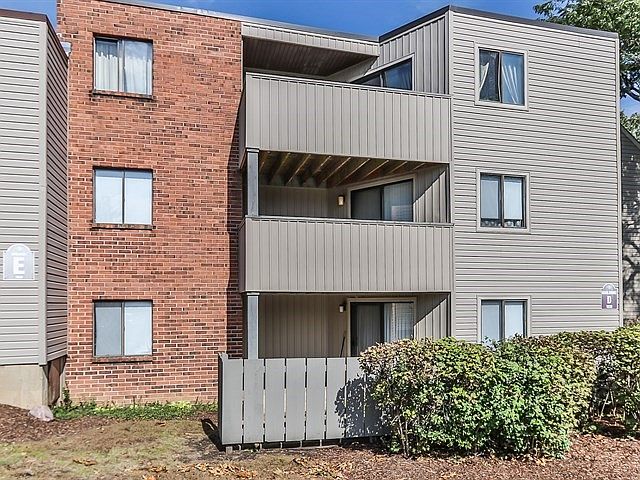 1st image of 1830 W Highland Ave #D106