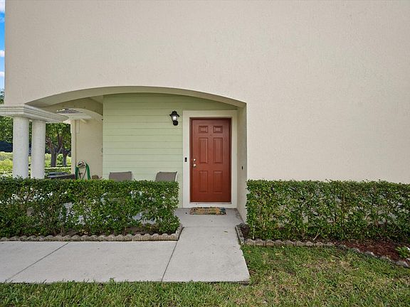 3rd image of 4224 Emerald Vista