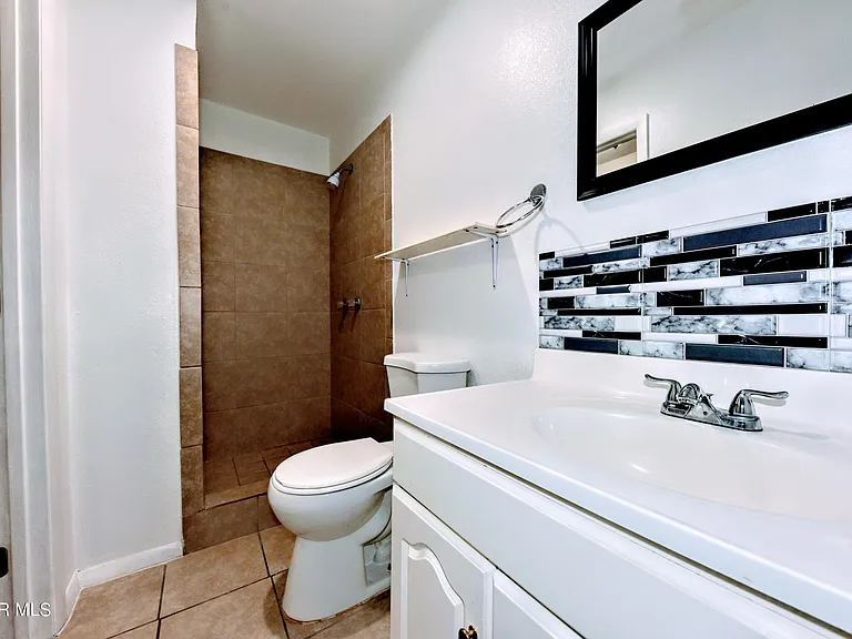 753 N Carolina Dr — Photo 27