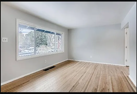 1315 S Kearney St — Photo 2
