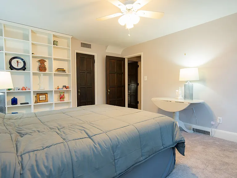608 Highland Ave — Photo 8