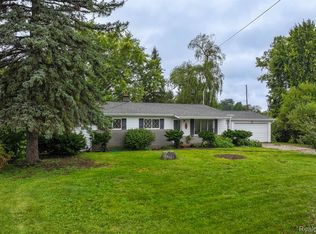 10332 Linden Rd, Grand Blanc, MI 48439