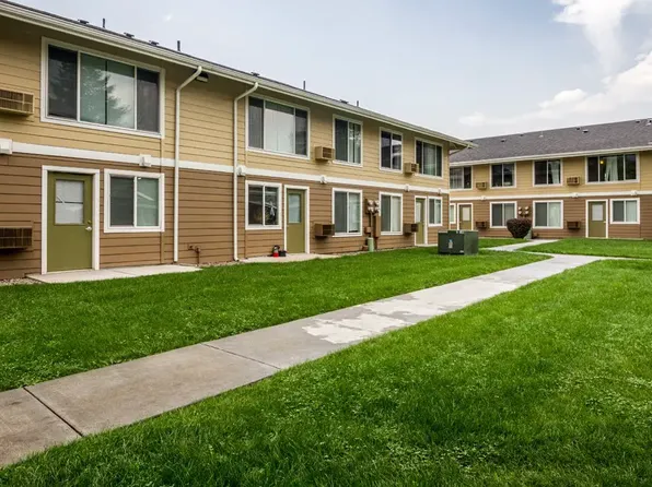 Cove Avenue Apartments